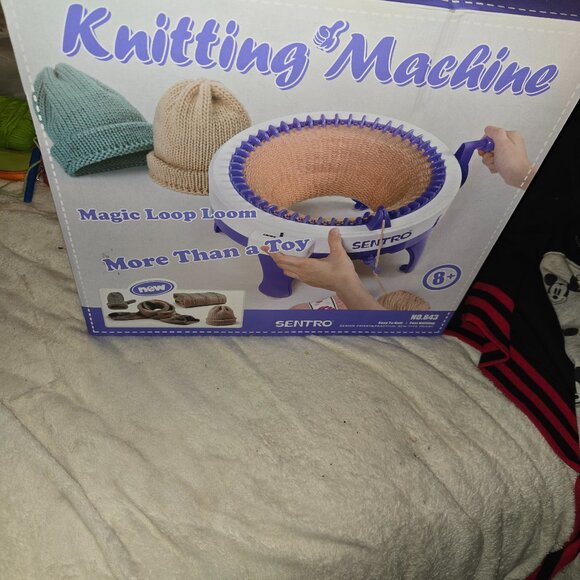 New Sentro 48 Needle Knitting Machine - Picture 1 of 1